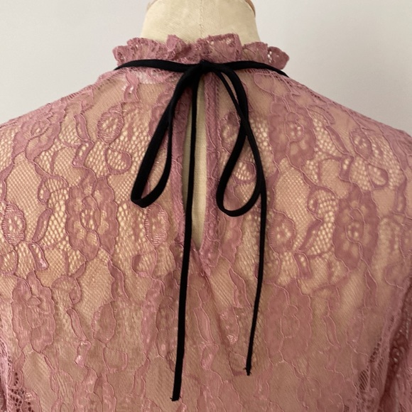 After Market rose coloured long sleeved lace blouse. Elastic at wrists. Size S - Picture 7 of 11